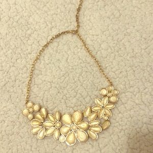 White statement necklace